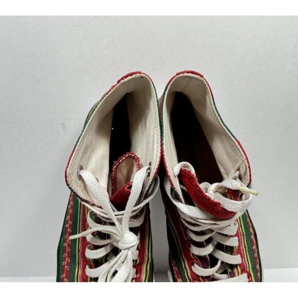 Converse Chuck Taylor Christmas High Sneakers Wrapping Paper Ornament Womens 9 - Picture 10 of 10